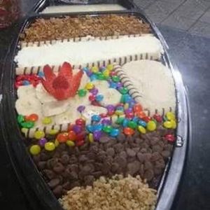 imagem do produto Mini Barca 500 g de Açaí, 1 opção de Fruta, 3 acompanhamentos de sua escolha. 