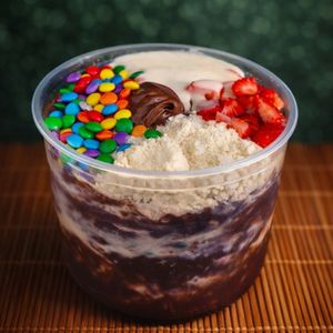 imagem do produto Açai da felicidade - Leite em pó -  Leite condensado -  Confete  - Morango - Creme de ninho todas as camadas  - Nutella  ( vai em baixo  e em cima )