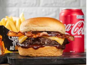 imagem do produto Combo 01 Burguer + 1 fritas + 1 refri lata Grátis)