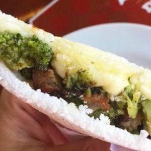 imagem do produto **Frango, mussarela, brócolis e tomate