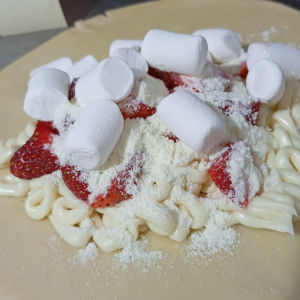 imagem do produto Pastel Morango nas Nuvens