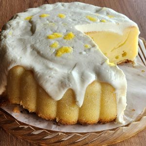 imagem do produto ENCOMENDA BOLO INTEIRO FIT DE LIMAO COM WHEY 17G DE PROTEINA SEM AÇÚCAR, SEM GLÚTEN E SEM LACTOSE 