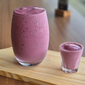 imagem do produto SMOOTHIE DE FRUTAS VERMELHAS COM WHEY 460ML
