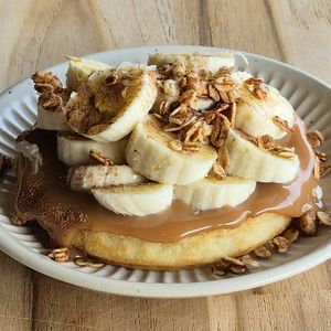 imagem do produto WAFER DE DOCE DE LEITE E BANANA C/ GRANOLA, CANELA E MEL