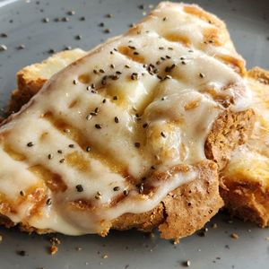 imagem do produto PÃO DE TAPIOCA C/ MUSSARELA SEM GLÚTEN E SEM LACTOSE 