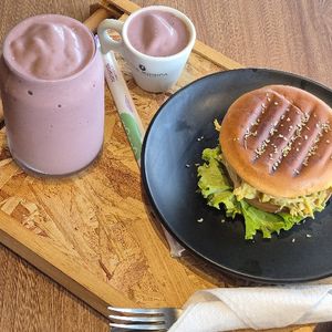 imagem do produto COMBO PROTEICO/FIT: BOMBA DE AÇAÍ 460ML + LANCHE DE BRIOCHE DE FRANGO