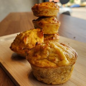 imagem do produto EMPADA DE TAPIOCA E FRANGO