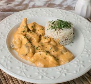 imagem do produto Strogonoff de frango c/arroz integral com brócolis 300g
