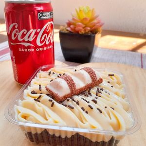 imagem do produto Brownie recheado + Coca-Cola 220ml 