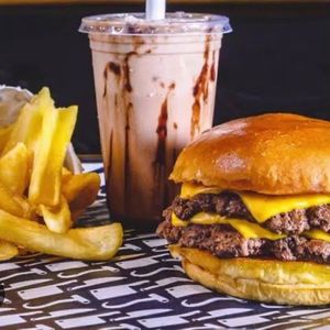 imagem do produto MILK-SHAKE + SMASH + FRITAS