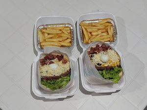 imagem do produto 2 X tudo + 2 fritas + refrigerante de 1ltr 