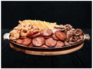 imagem do produto Contra filé + Frango + Calabresa + Fritas