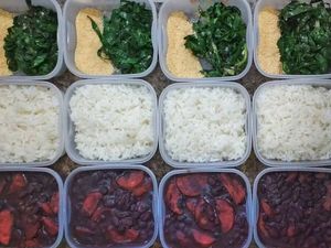 imagem do produto Mega Feijoada Família (serve de 4 a 5 pessoas)