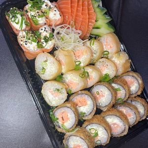 imagem do produto Combinado 30 peças - 5 Sashimi Salmão, 5 joy Salmão, 10 Haru Hot Salmão e 10 Hot Philadelphia