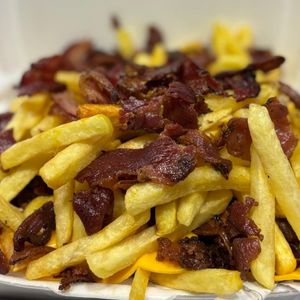 imagem do produto Batata palito com cheddar e bacon G + Coca-Cola 2l