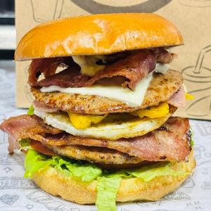 imagem do produto 4 X-Tudo + Coca-Cola 1,5l