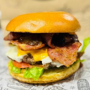 imagem do produto Búrguer 04 + Coca Cola 350 ml