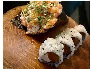 imagem do produto 1 Temaki + 5 Uramaki ( A Sua Escolha )