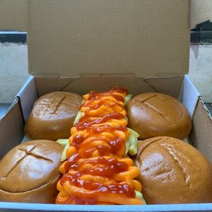 imagem do produto Combo 4 Mine lanche, pão de brioche,com batata e cheddar 