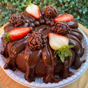 imagem do produto Bolo vulcão PP Chocolatudo(Serve até 7 fatias)