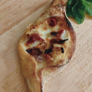 imagem do produto Esfiha turca Tomate seco com 2 queijos