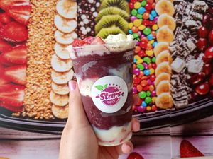 imagem do produto Açaí com Morango, Leite em pó e Leite Condensado