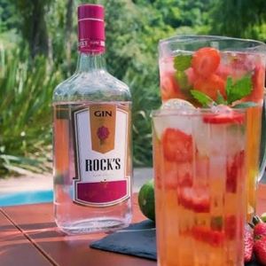 imagem do produto COPAO DE GIN ROCKS MORANGO