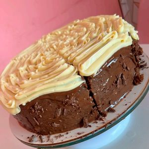 imagem do produto Fatia Grandona  de bolo Chocolate branco e chocolate preto