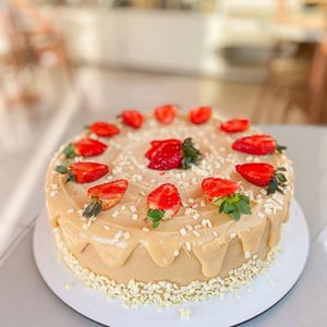 imagem do produto fatia ninho com geleia de morango