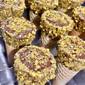 imagem do produto DELIZIE ICE PISTACHE COM GELEIA DE MORANGO