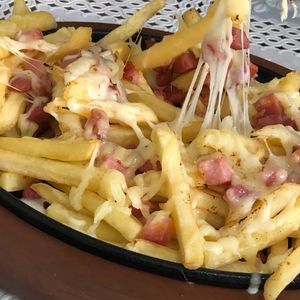 imagem do produto Fritas com queijo e bacon 