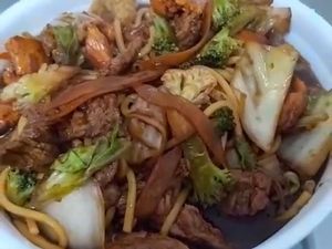 imagem do produto Yakissoba Misto serve 1 a 2 pessoas