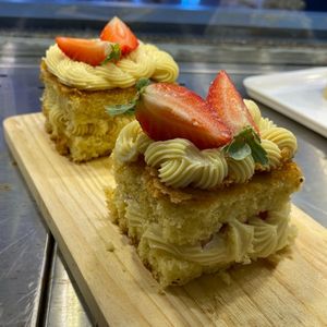 imagem do produto Torta Ninho c/ Morango Sem Glúten, Sem Lactose, Sem Açúcar