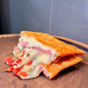 imagem do produto Pastel de pizza com catupiry 😋