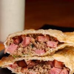 imagem do produto Pastel de calabresa com carne 😋