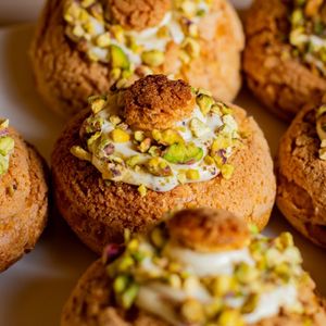 imagem do produto Choux pistache com geléia artesanal de frutas vermelhas