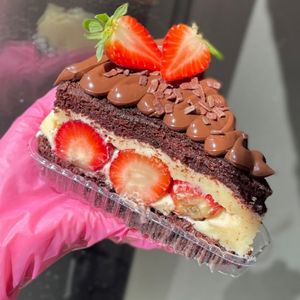 imagem do produto Fatia Supreme de Ninho com Morango e Chocolate