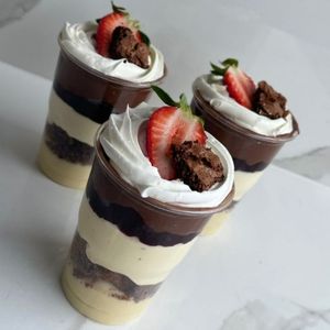 imagem do produto Copo Delicia de Frutas e Chocolate.