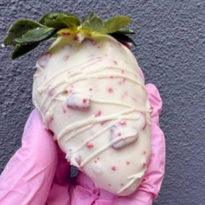 imagem do produto Morango cravejado
