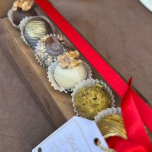 imagem do produto Caixinha de Bom Bom Com Alfajor