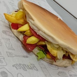 imagem do produto Xis calabresa com fritas dentro 🍟