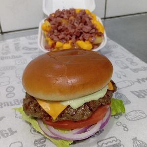 imagem do produto Hambúrguer simples+ fritas bacon chaddaer 