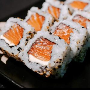 imagem do produto Uramaki Filadelfia Salmão Cru 4 Unidades 