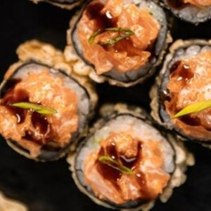 imagem do produto Hot Roll Salmão Batido Cru 8 Unidades