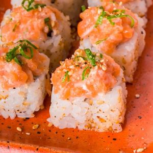 imagem do produto Uramaki Filadélfia Salmão Batido Cru 8 Unidades