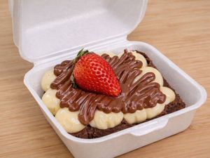 imagem do produto Brownie Creme 5 leites creme de avelã e Morango