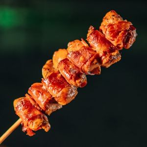 imagem do produto Medalhão de frango + pão de alho artesanal