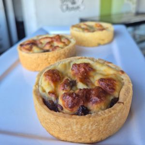imagem do produto Quiche de costela ao barbecue e cebola caramelizada 
