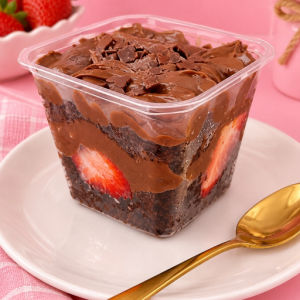 imagem do produto BOLO CHOCOLATE C/ MORANGO