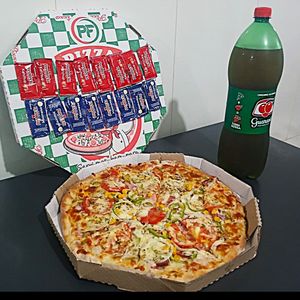 imagem do produto Promoçao de Pizza gigante + refrigerante 2 litros